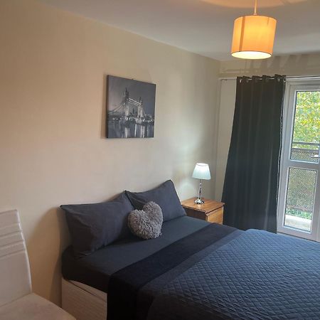 Wilmot Close Лондон Екстериор снимка