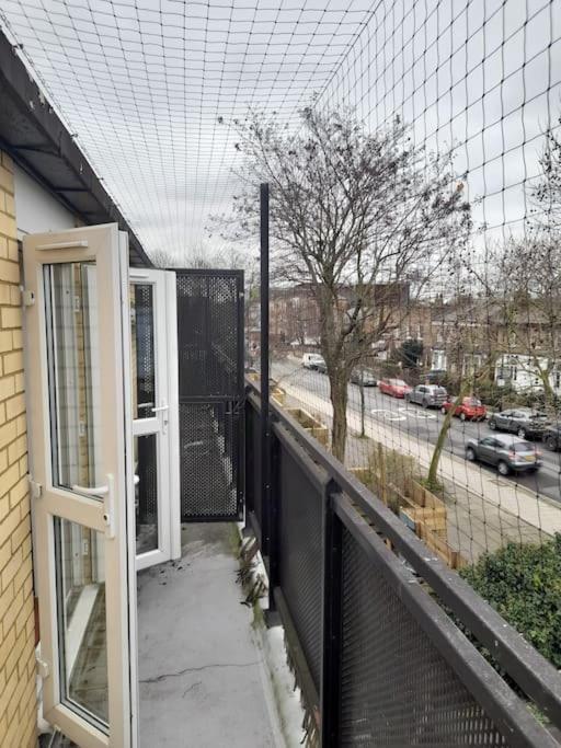 Wilmot Close Лондон Екстериор снимка
