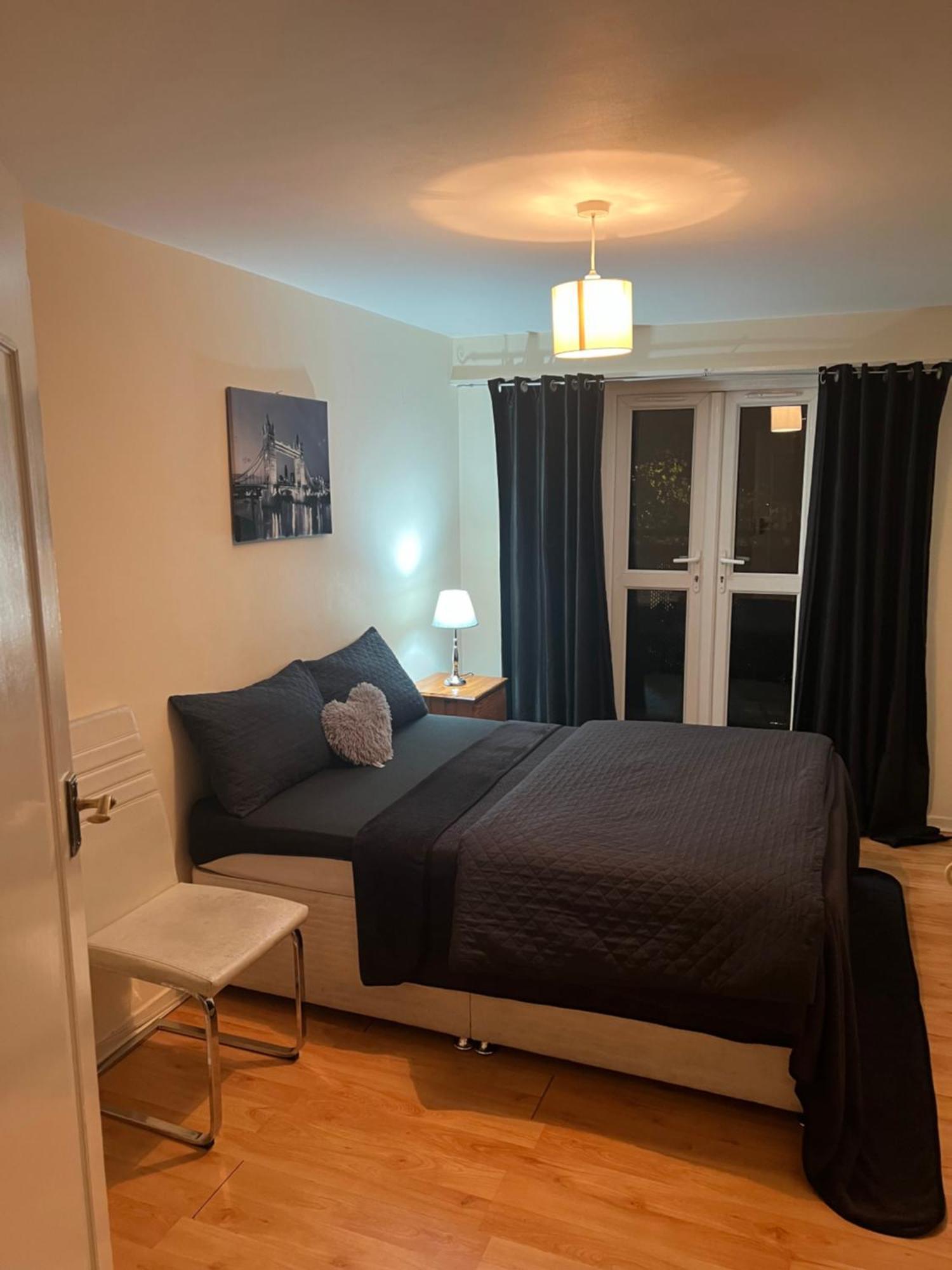 Wilmot Close Лондон Екстериор снимка